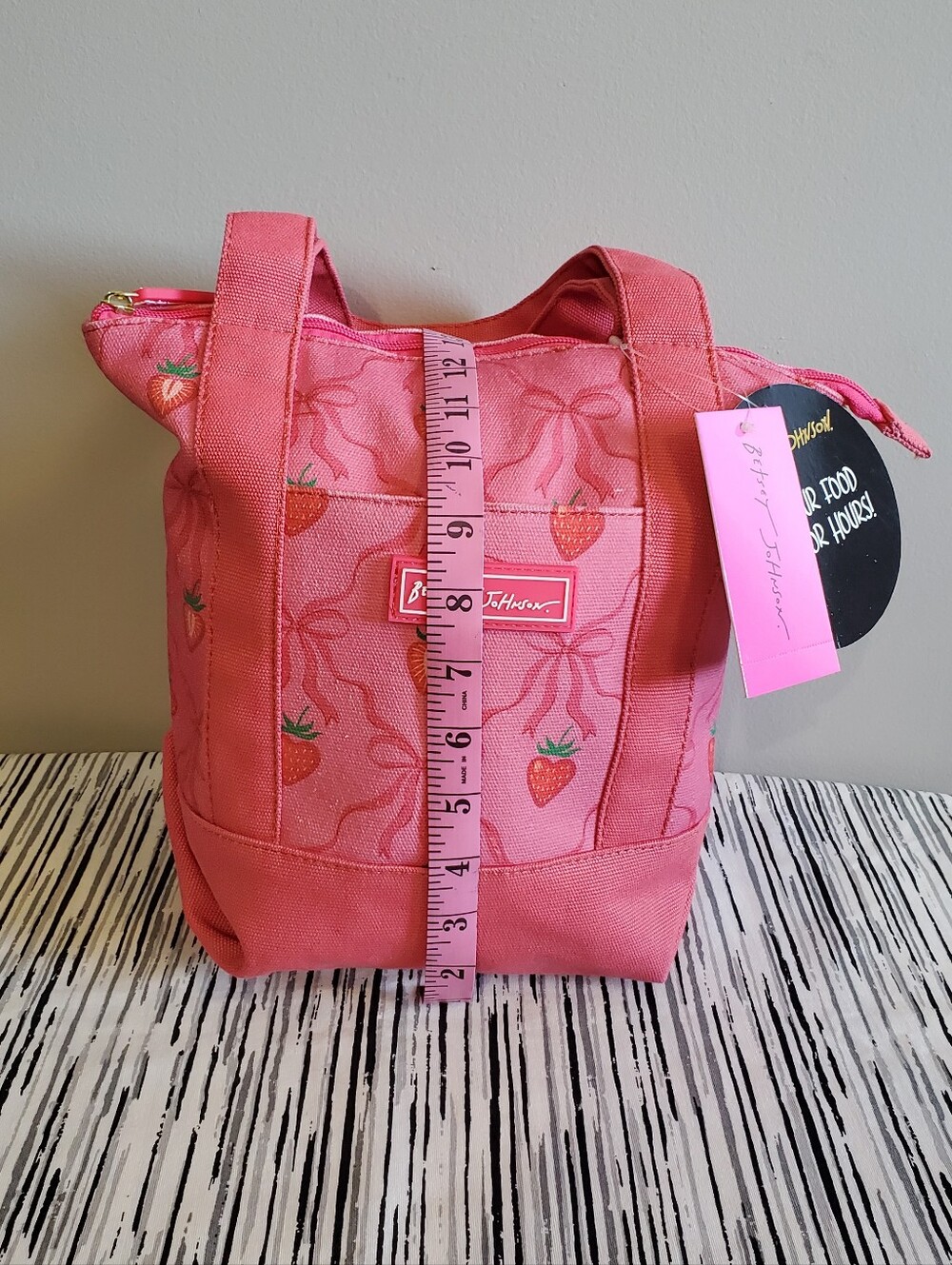 Betsey Johnson Pink Strawberry Canvas Insulated Lunch Tote - Picture 11 of 12